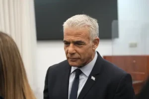 Israel’s opposition leader gives evidence at Netanyahu’s corruption trial