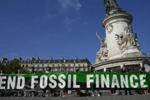 Paris climate summit ends without deal on global tax on shipping