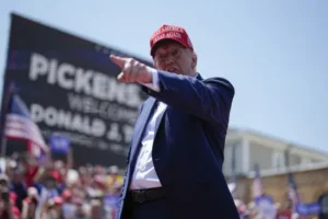 Donald Trump draws thousands to small South Carolina city for campaign rally