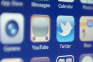 Twitter to stop TweetDeck access for unverified users