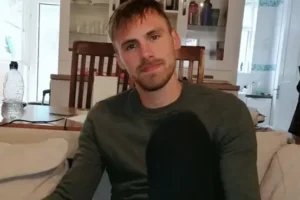 Man declared brain dead after being punched wakes up just before his life support was about to be switched off
