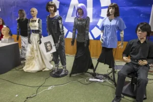 Robots say they could be better leaders but will not rebel against humans