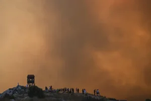 Greek fire crews lose control of blaze near Athens