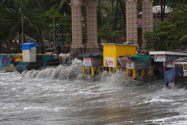 629d853cc35c4cb2b5878324acc18c9c India South Asia Cyclone