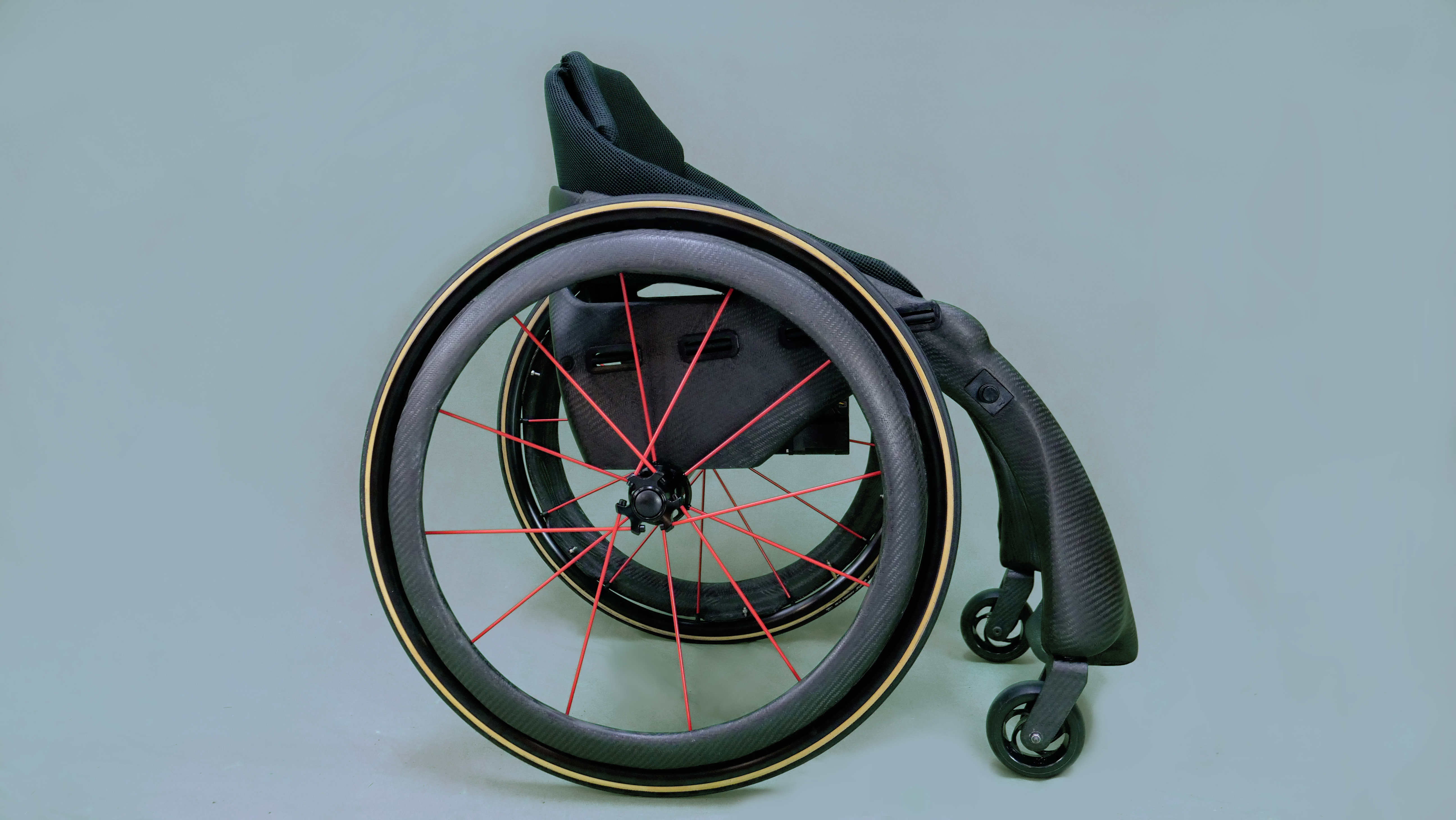 b03957ab-bf5f-4200-8ca0-1656d347c9e7 Phoenix Instinct's Phoenix i wheelchair