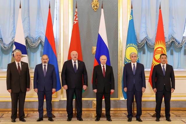 b76817bc8a2f4574b16c68b196459faf From left: Mikhail Myasnikovich, chairman of the Board of the Eurasian Economic Commission; Armenia’s Prime Minister Nikol Pashinyan; Belarus President Alexander Lukashenko, Russian President Vladimir Putin; Kazakhstan’s President Kassym-Jomart Tokayev and Kyrgyzstan’s President Sadyr Japarov pose for a photo