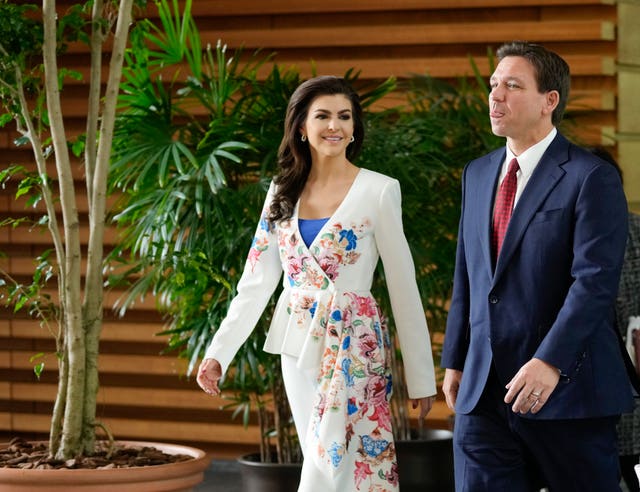 d735eeadb73f40b09eb66f5f71b78a8c Mr and Mrs DeSantis