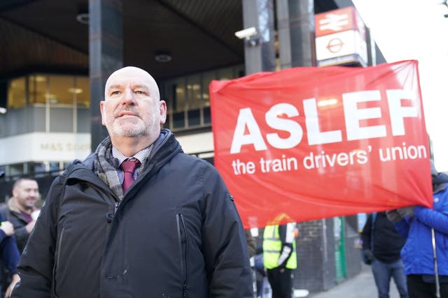 2-70813153 Strike action