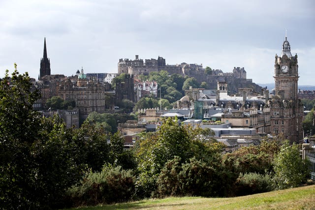 2-71408909 A view of Edinburgh