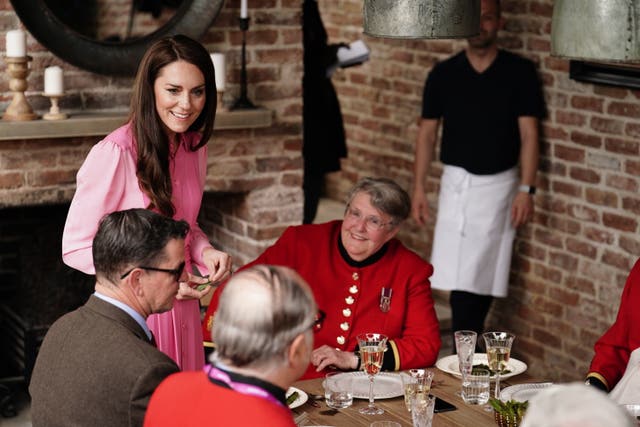 2-72298506 The Princess of Wales speaks to Chelsea Pensioners after meeting pupils