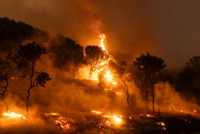 54a4c1187b9c4c3d99bc408fdc399e21 APTOPIX Greece Wildfires