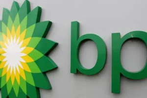 Protesters disrupt BP meeting as boss recommits extra money for fossil fuels