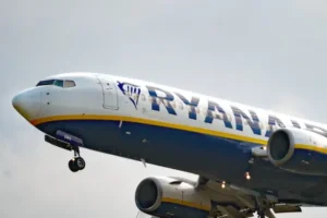 Ryanair records £1.2bn annual profit as fares rise