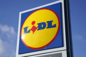 Supermarket Lidl announces third pay increase in a year