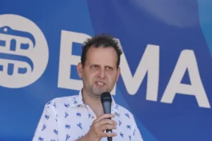 Comedian and ex-doctor Adam Kay urges striking medics not to give up