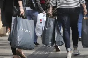 Retailers saw dip in shopper footfall last month, data shows