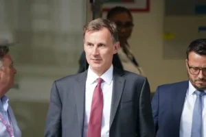 Hunt prioritises tackling inflation over tax cuts amid pressure from Tory MPs
