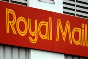 Royal Mail workers accept deal to end dispute over pay and conditions