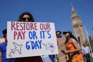 Junior doctors ‘in for the long run’ as strikes continue despite 6% pay offer