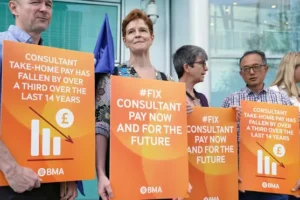 Many consultants ‘leaving UK for better pay and conditions abroad’