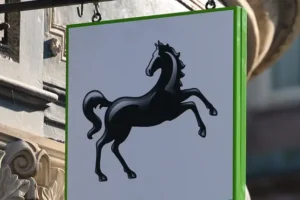 Lloyds braces for loan losses as borrowers face £360 monthly mortgage jump