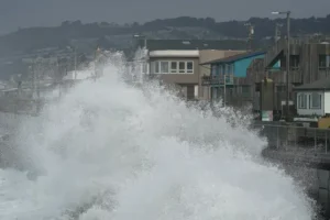 Waves getting bigger off California’s coast as planet warms, research suggests