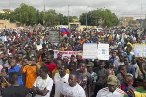 Hundreds rally in Niger as junta seeks to justify coup