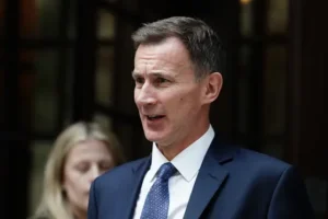 Debanking poses threat to free speech, Hunt says as he asks regulator for probe