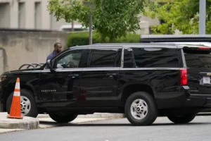 Donald Trump arrives at courthouse to face charges he tried to overturn election