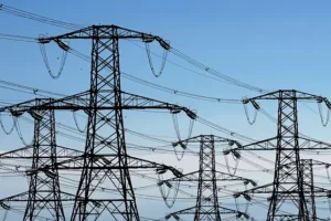 UK risks wasting wind farms achievement without new links to grid, report warns