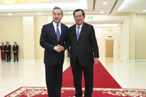 China’s foreign minister visits Cambodia days after premier hands role to son