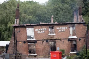 ‘Unlawfully’ destroyed pubs should be rebuilt ‘brick by brick’ amid ‘nationwide scandal’ in wake of Crooked House loss