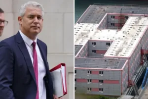 Migrants must get back on Bibby Stockholm barge despite outrage over legionella, Health Secretary says