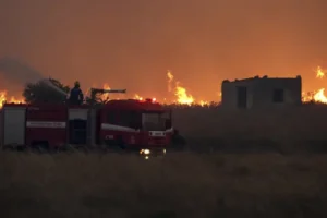 More villages evacuated as wildfire in northern Greece rages for second day