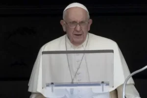Pope Francis calls for peaceful end to the Niger crisis