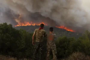 600 firefighters and water-dropping aircraft struggle to control Greek wildfires