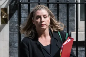 New National Service scheme for teenagers backed by Cabinet Minister Penny Mordaunt to ‘boost community spirit’