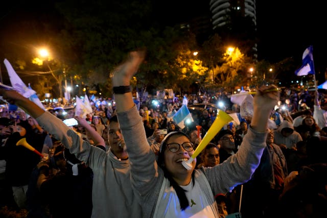 80c0f8ecb93d4c5dbbee95207aac6b79 Supporters of Mr Arevalo