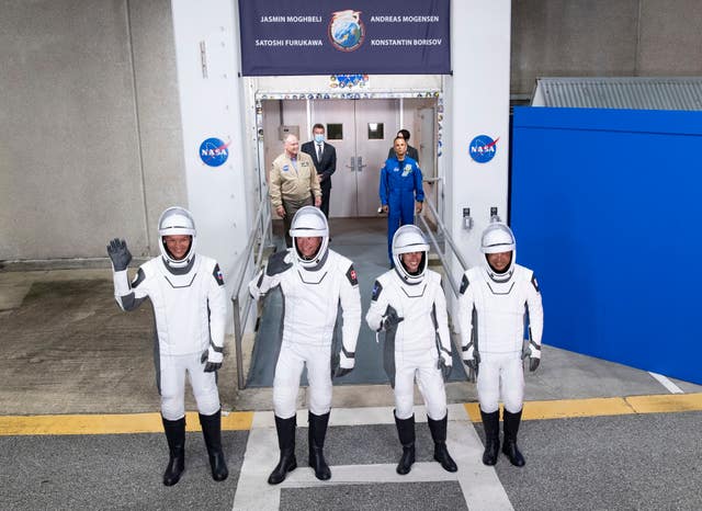 a9a4379d2cf744c5a53f9d2f5c7406e6 SpaceX Crew