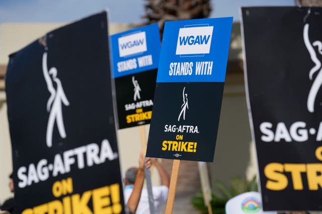 57818683eb144599b09ed05286b5e9fd Hollywood Strikes