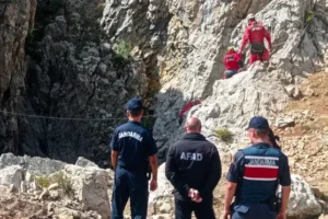 Huge rescue operation for man trapped in Turkey cave after falling ill