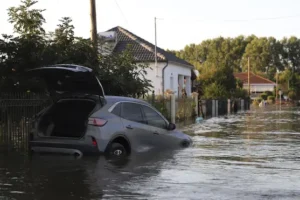 Death toll from floods in Greece rises to 15 after four more bodies found