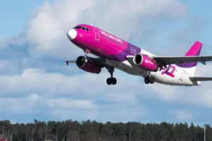 Wizz Air says engine issues will reduce capacity by 10%
