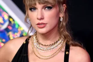 US newspaper chain looking to hire Taylor Swift and Beyonce experts