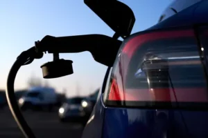 Electric cars: Government urged to ‘go on the offensive’