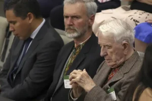 Canadian speaker apologises after ovations for man who fought for Nazis