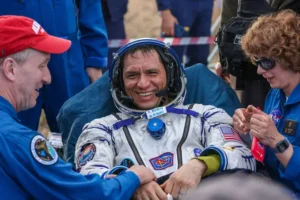 Astronauts return to Earth after accidentally spending a year in space and going around the world 6,000 times