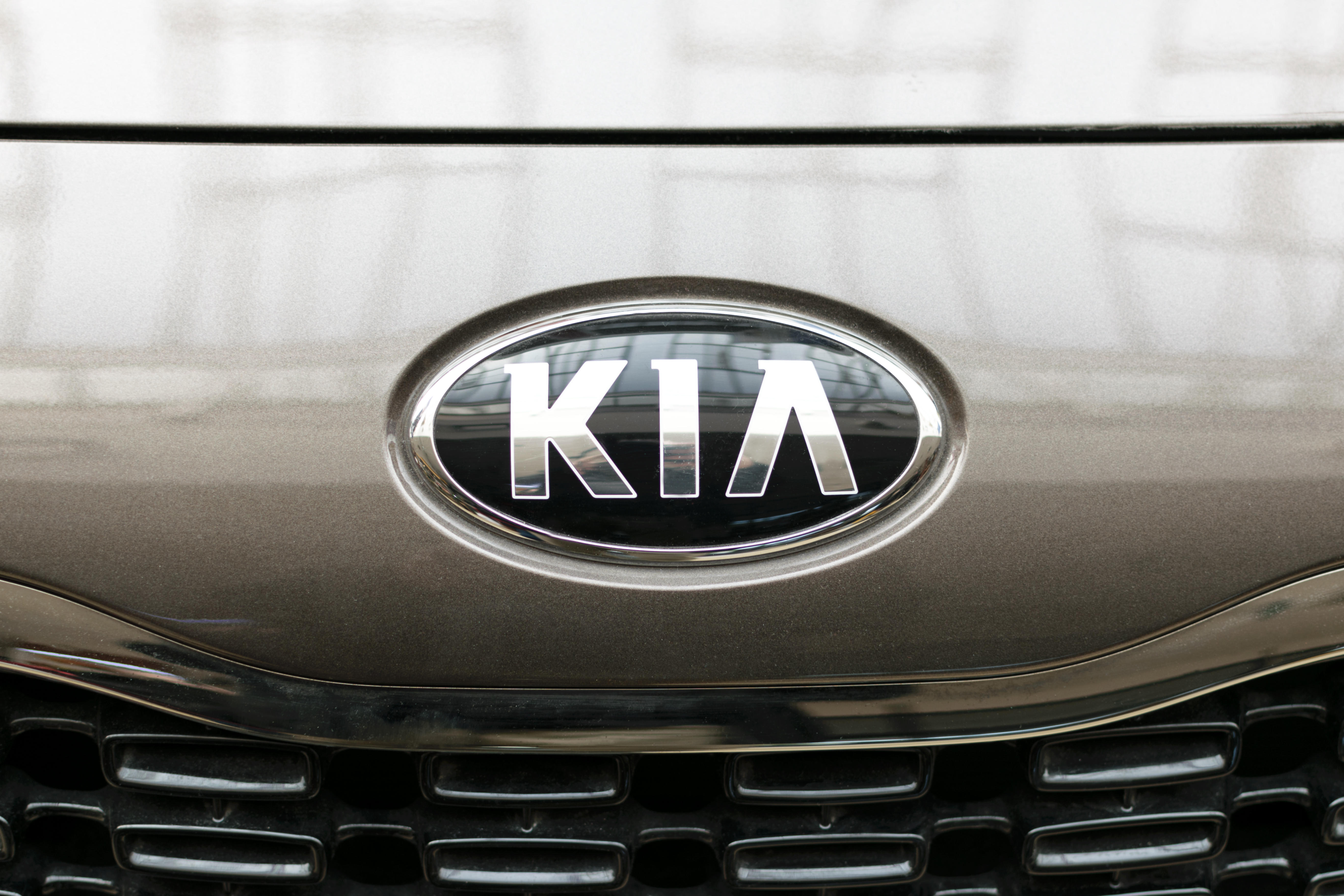 d5057e89-fae8-4c22-b812-92ae5665be72 The Kia logo