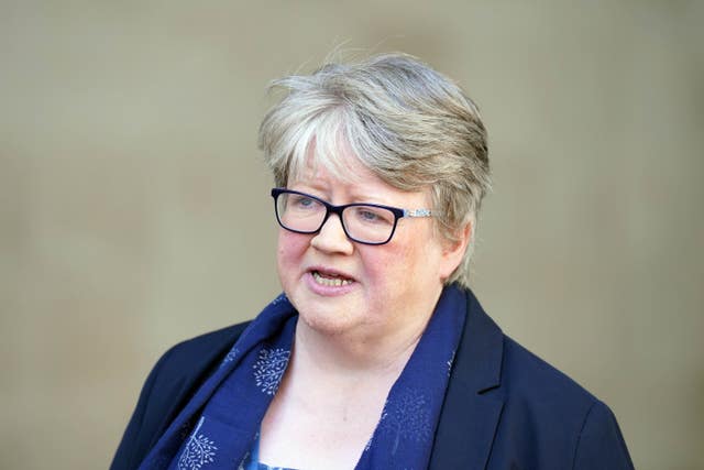 2-72275762 Therese Coffey