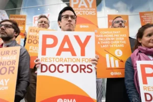 Junior doctors and consultants launch longest period of joint strike action